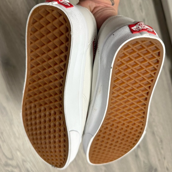 Vans Old Skool Leather Pop Shoes Sneakers 8 M White Red Stripe Laced No Box - Picture 9 of 11